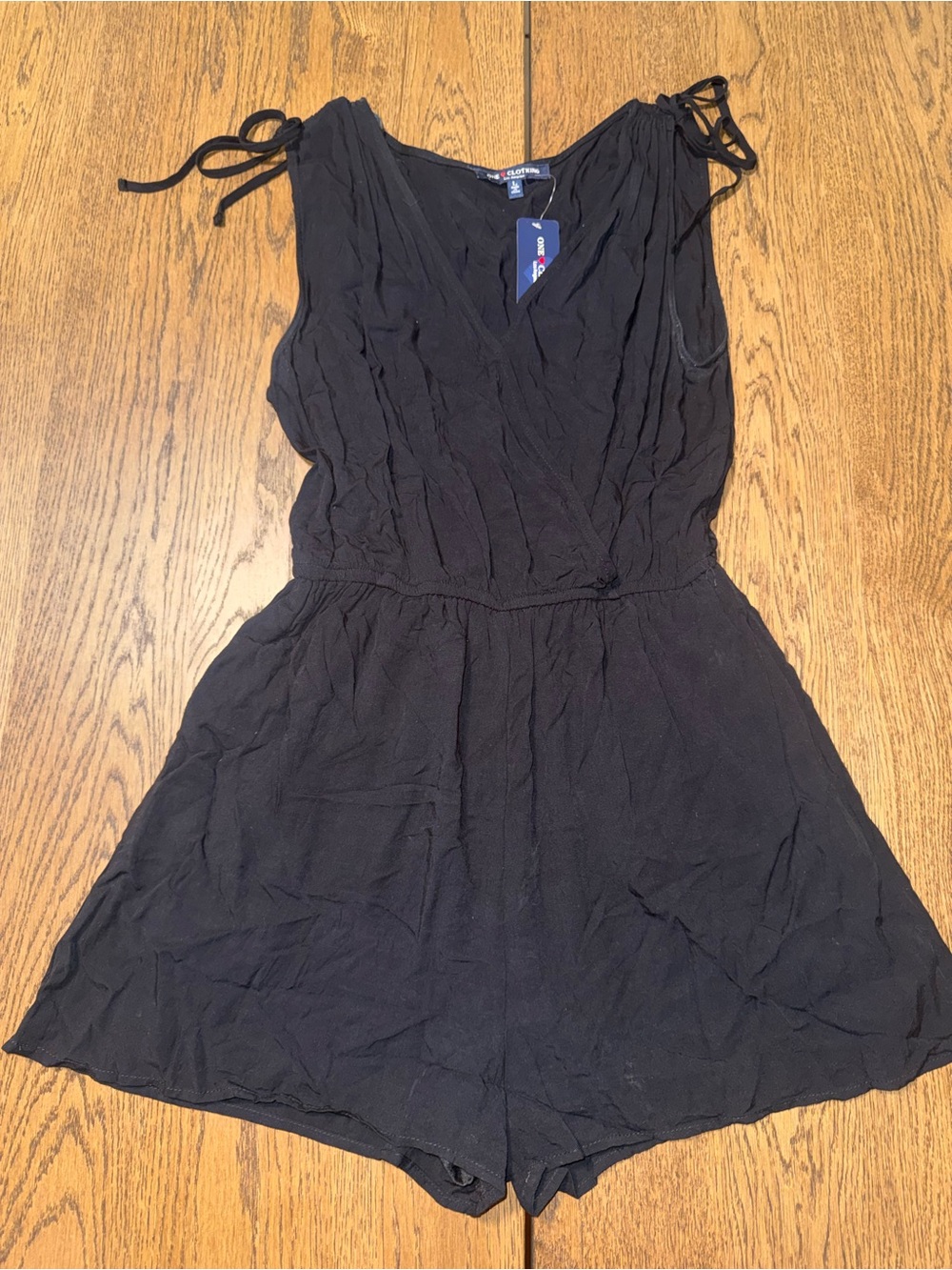 one clothing Black Sleeveless V‑Neck Mini Romper